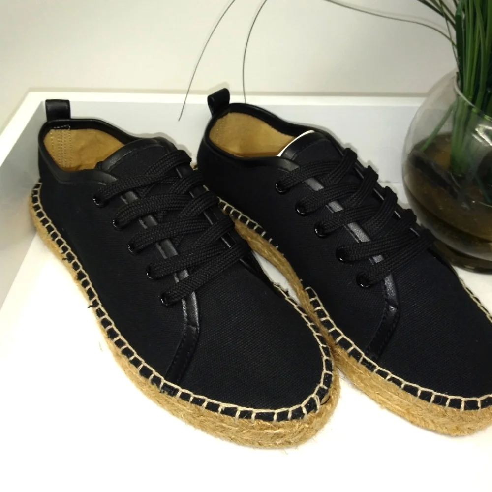 Casual Lace Up Shoe